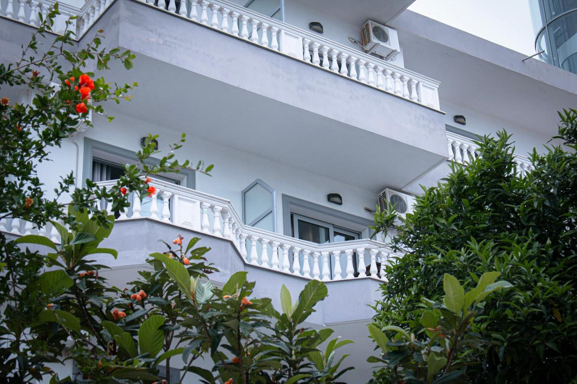Hotel Fron Sarandë Eksteriør bilde