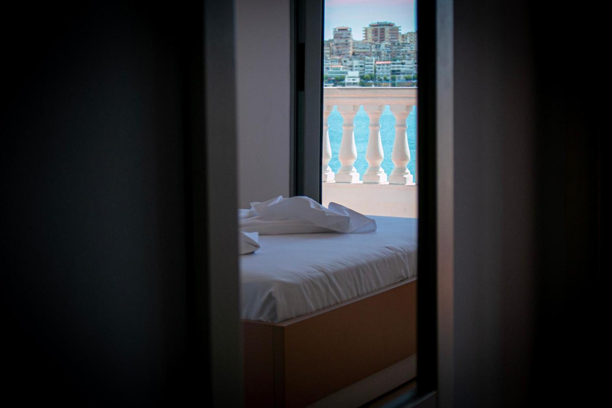 Hotel Fron Sarandë Eksteriør bilde