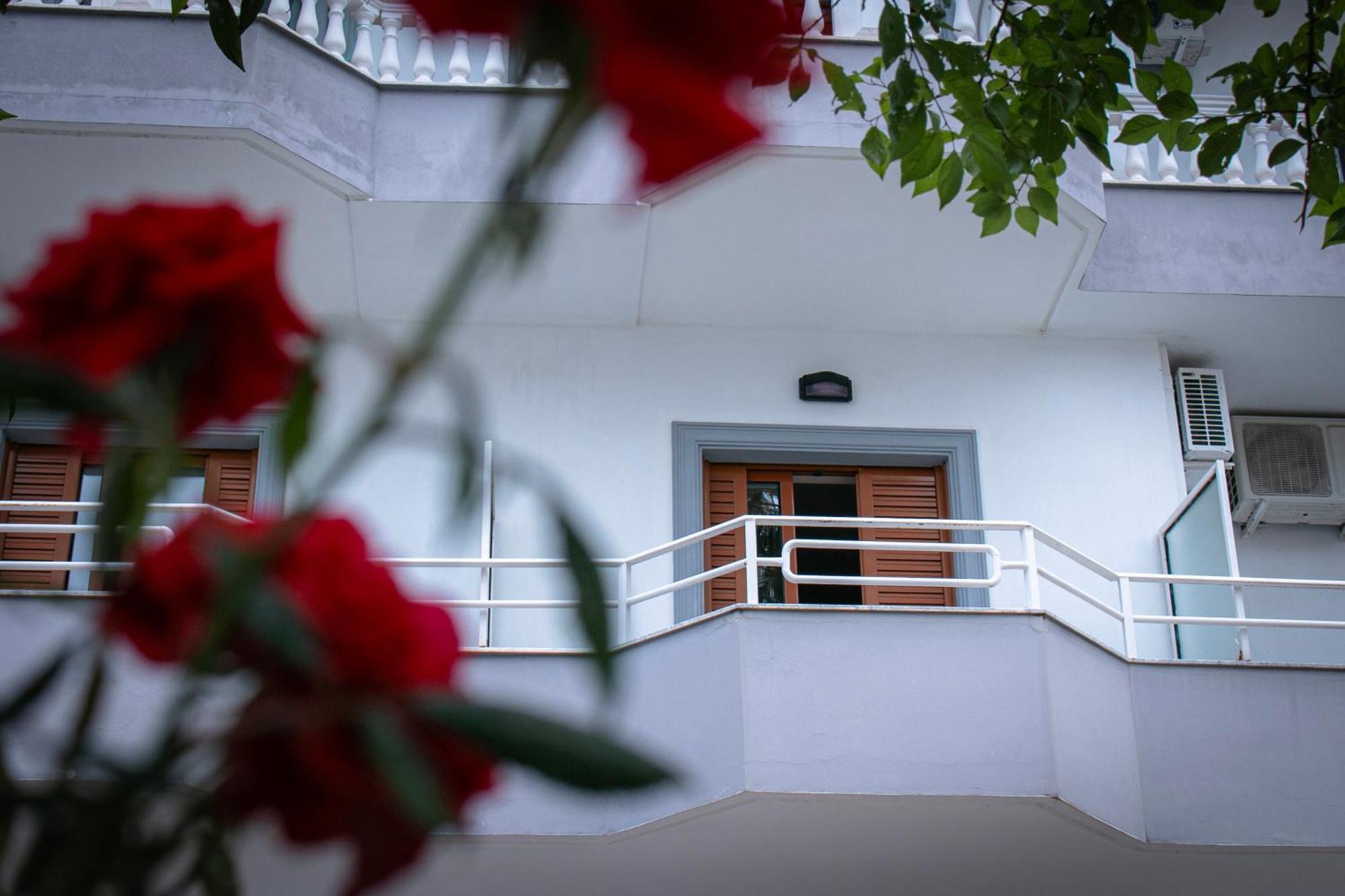 Hotel Fron Sarandë Eksteriør bilde