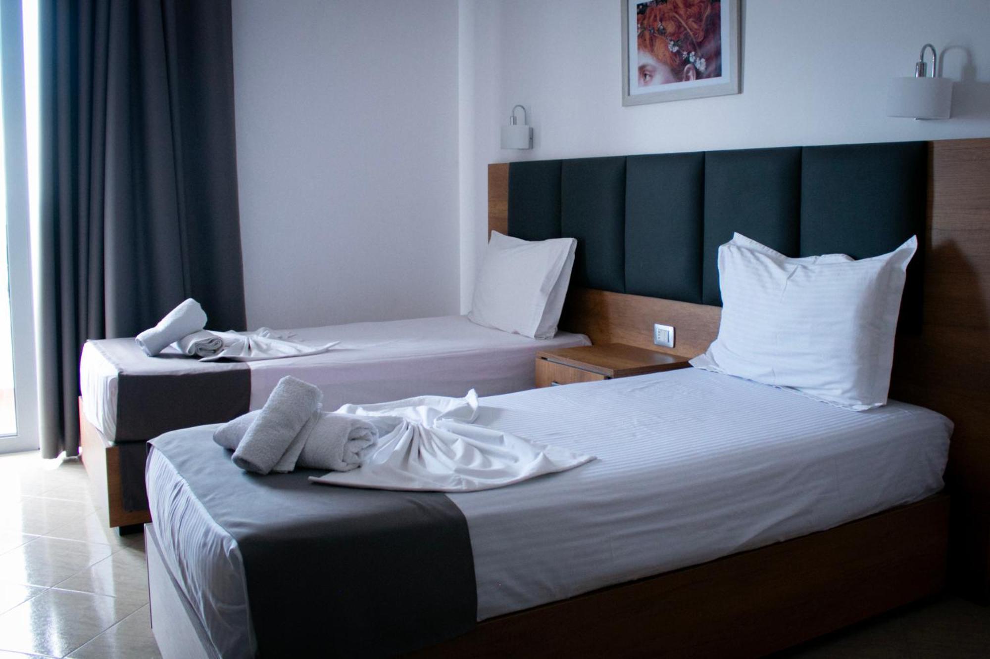 Hotel Fron Sarandë Eksteriør bilde