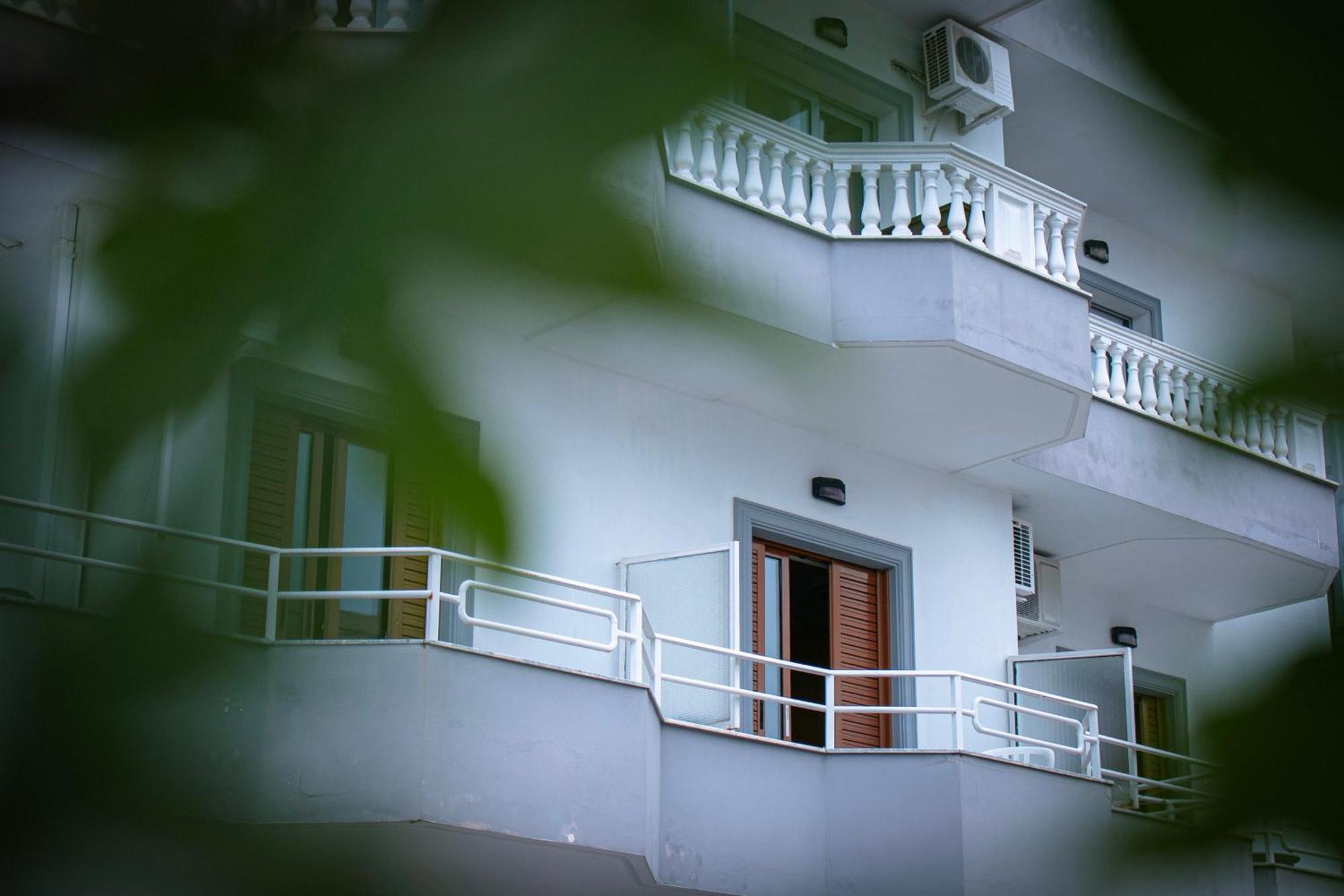 Hotel Fron Sarandë Eksteriør bilde