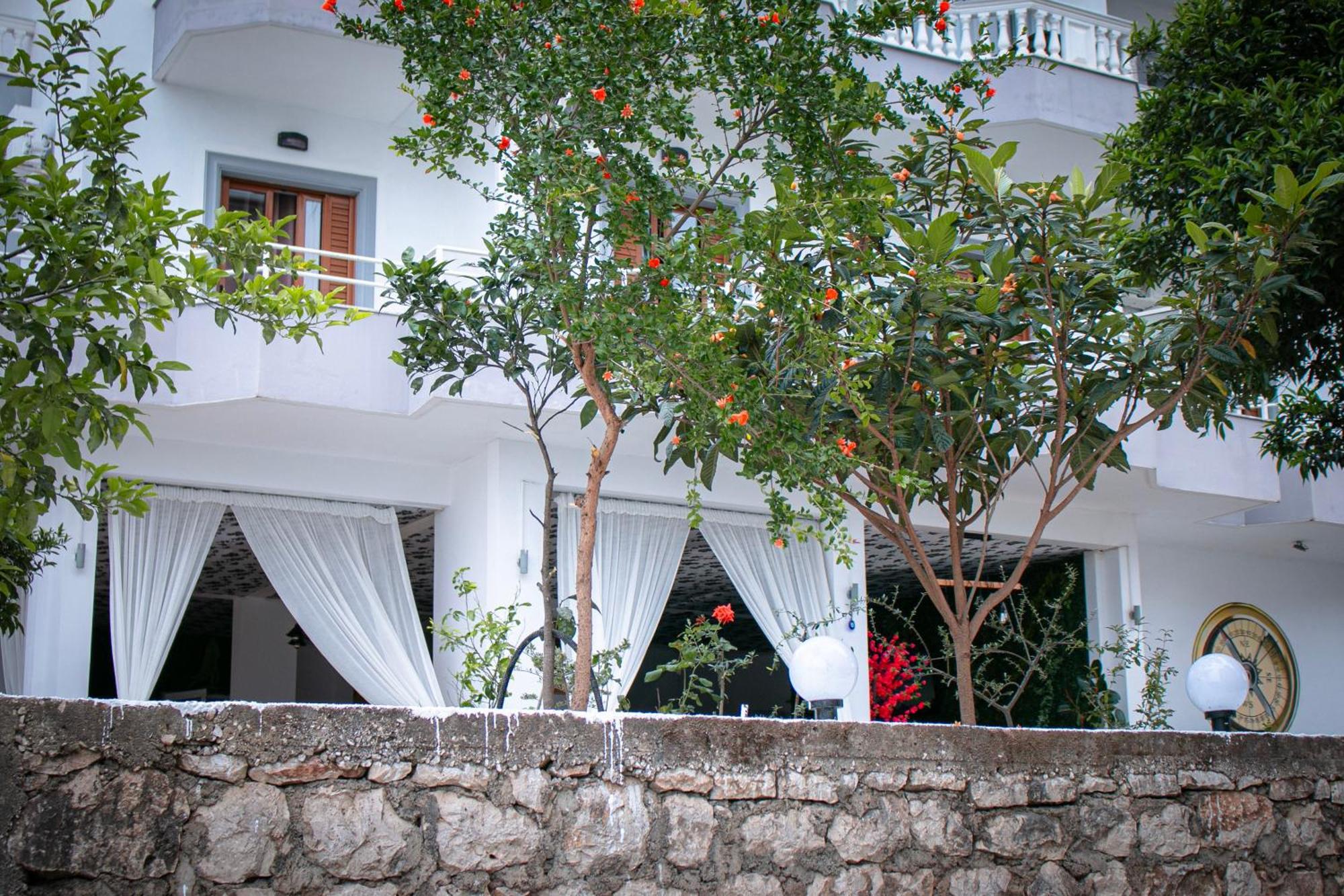 Hotel Fron Sarandë Eksteriør bilde