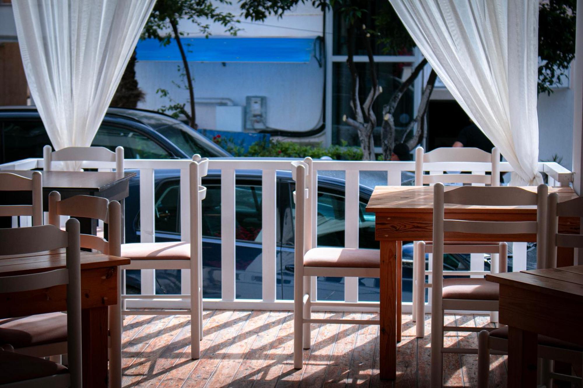 Hotel Fron Sarandë Eksteriør bilde