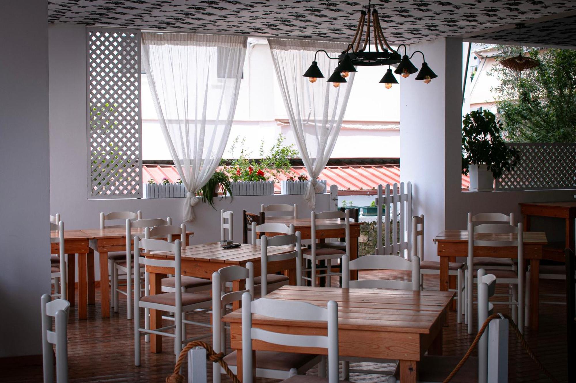 Hotel Fron Sarandë Eksteriør bilde