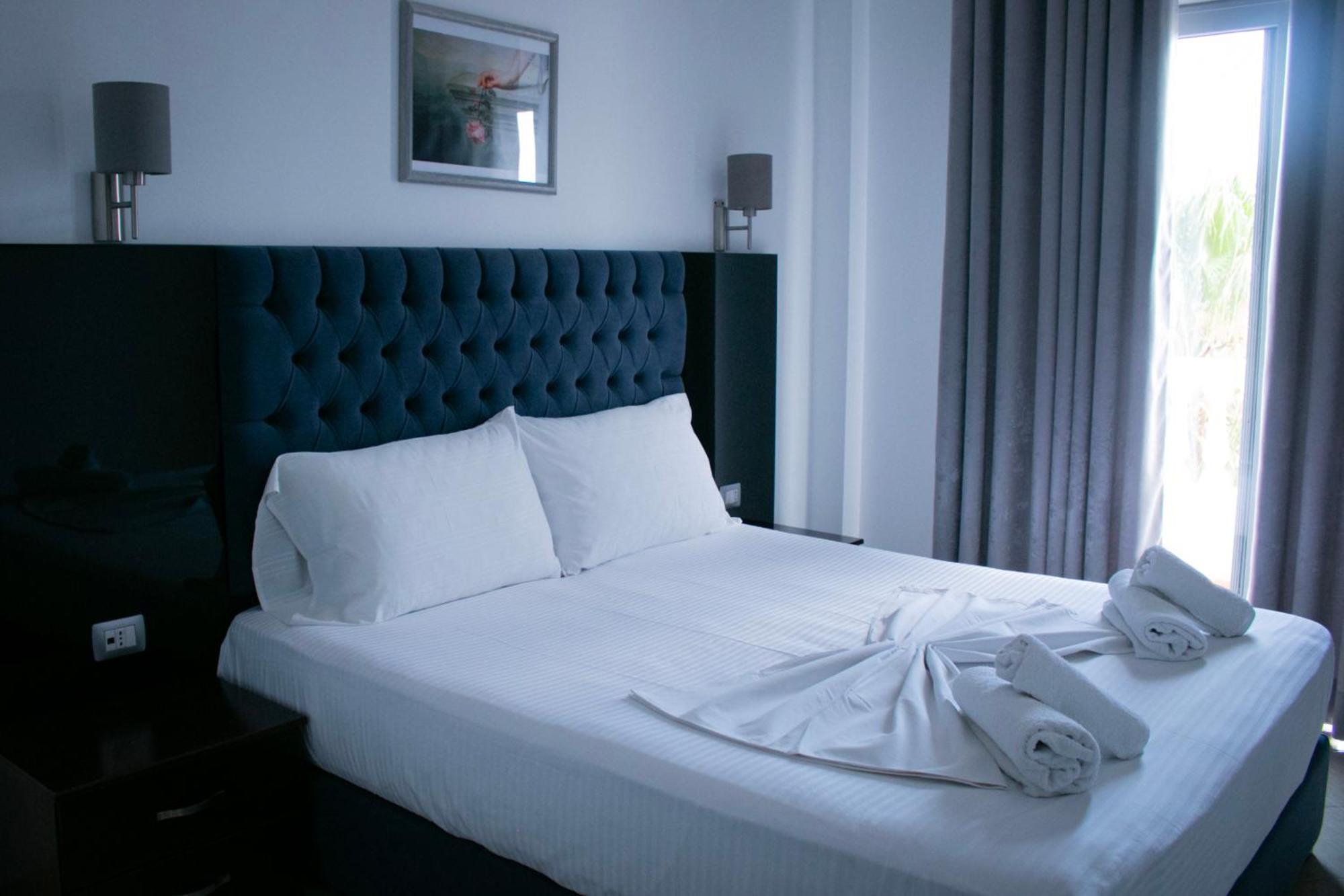 Hotel Fron Sarandë Eksteriør bilde