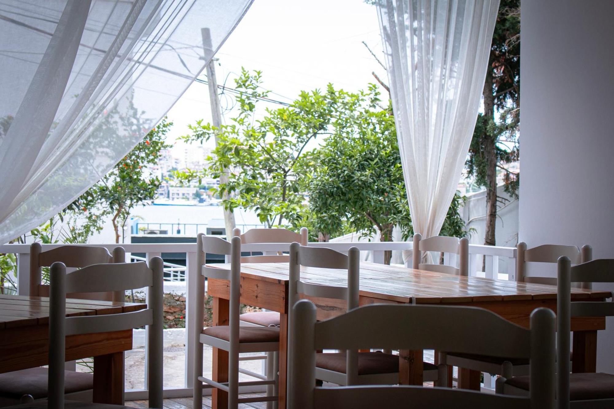 Hotel Fron Sarandë Eksteriør bilde