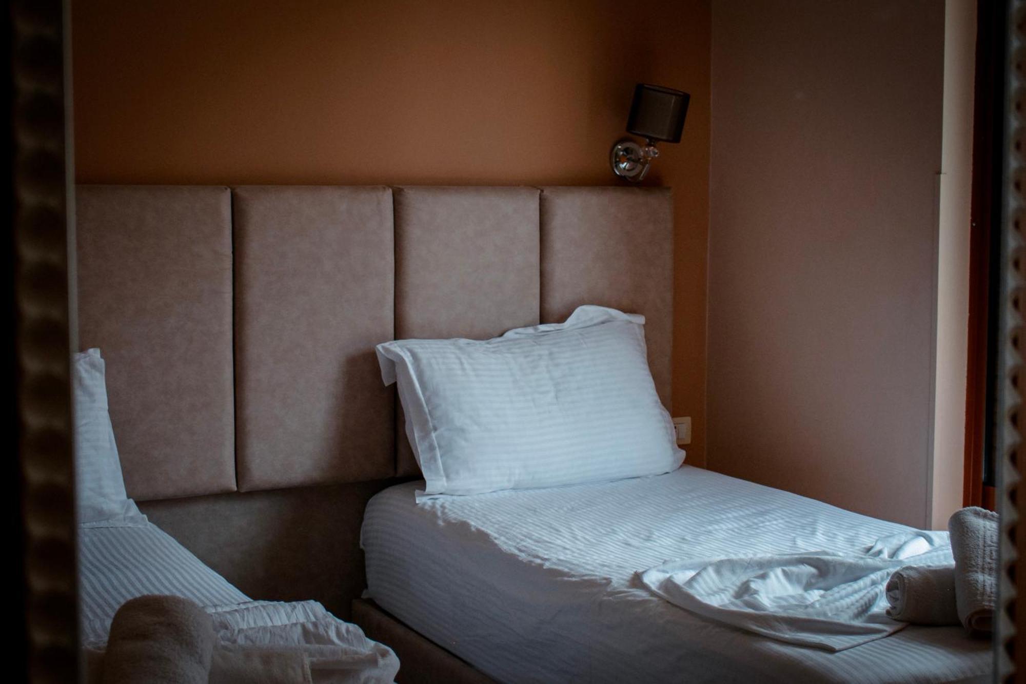Hotel Fron Sarandë Eksteriør bilde