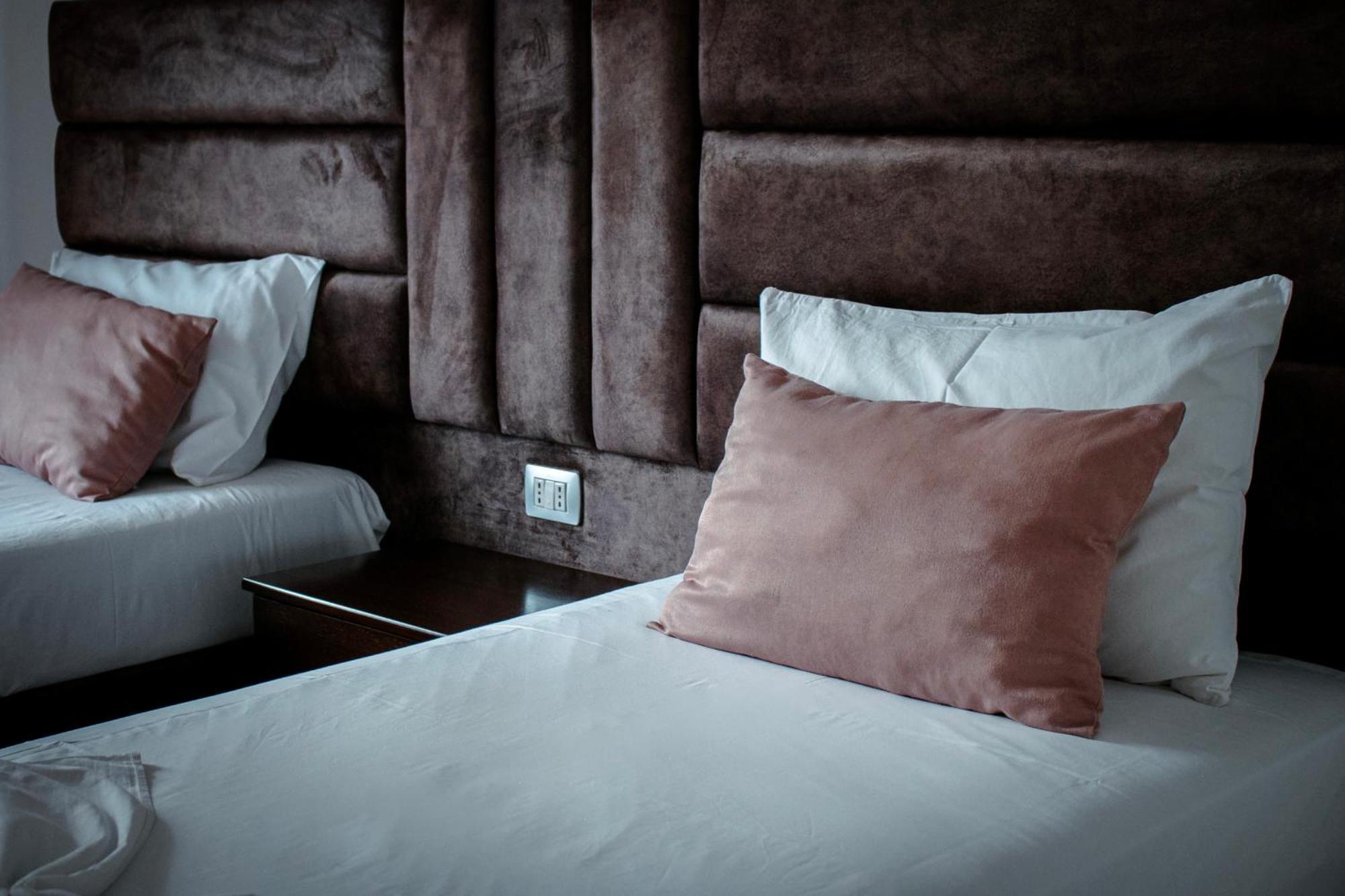 Hotel Fron Sarandë Eksteriør bilde