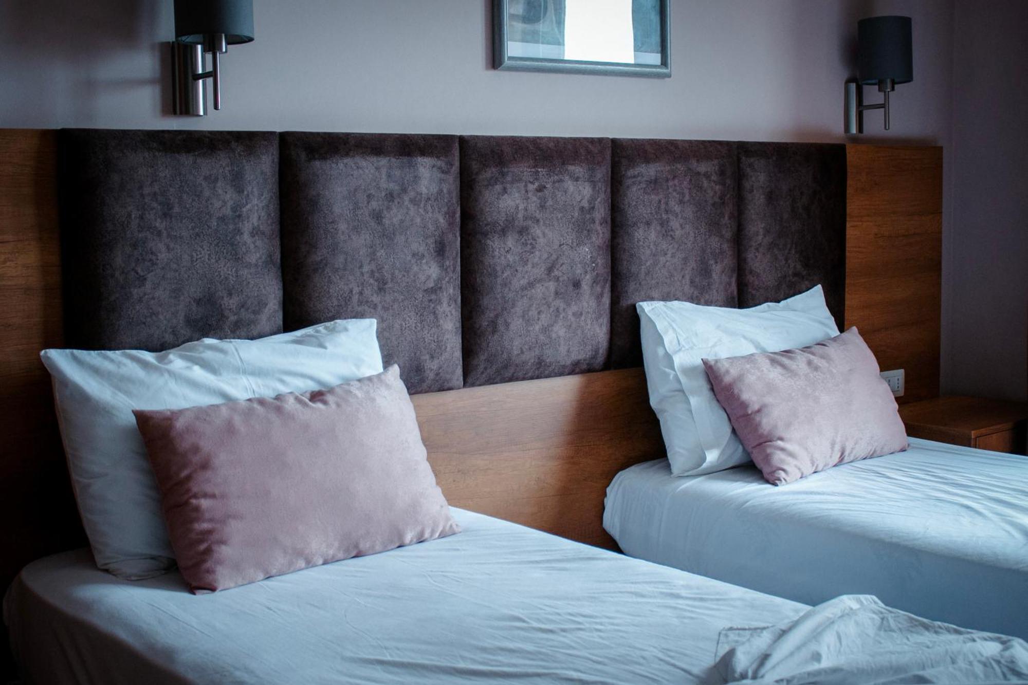 Hotel Fron Sarandë Eksteriør bilde