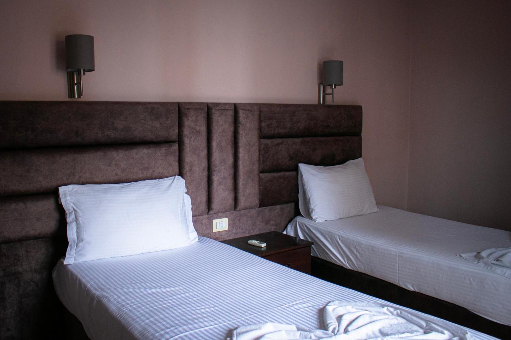 Hotel Fron Sarandë Eksteriør bilde